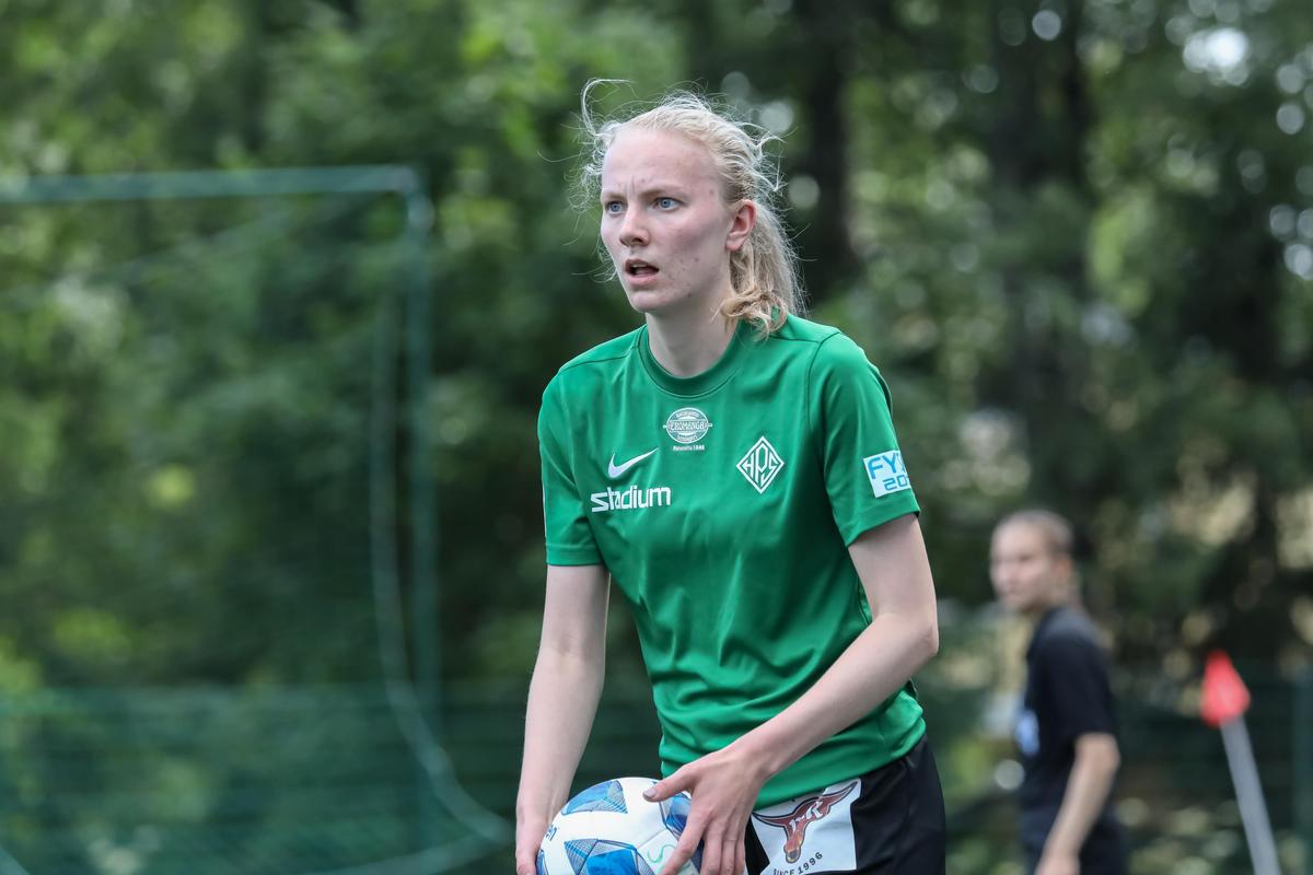 Helmi Vapola ja HPS jatkosopimukseen - Helsingin Palloseura ry